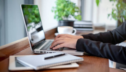 Next.js副業が月30万稼げるってホント？初心者にもおすすめな理由や高収入を目指す必須スキルも解説